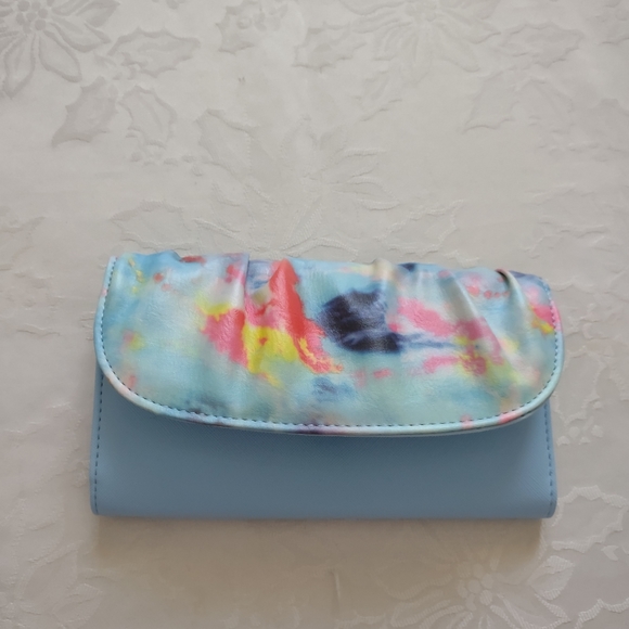 New 🎀 Kenneth Cole Blue watercolor wallet - Picture 1 of 9